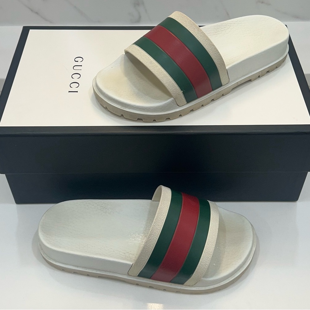 White Gucci slides / flip flops youth boys size 5